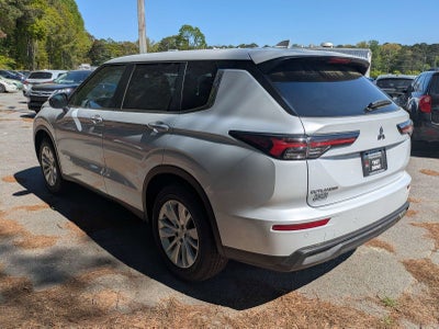 2026 Mitsubishi Outlander SE