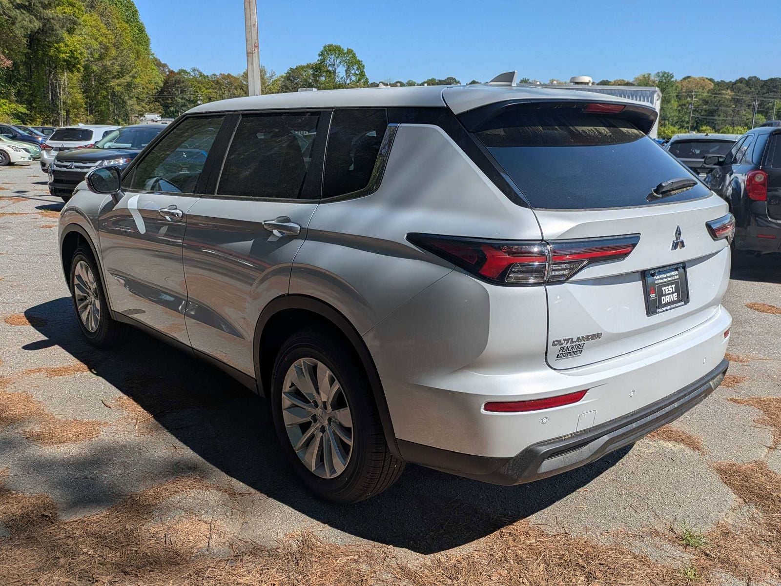2026 Mitsubishi Outlander SE