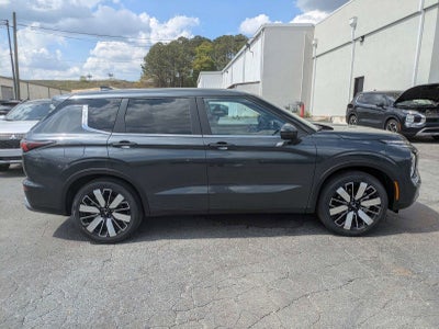 2026 Mitsubishi Outlander SE