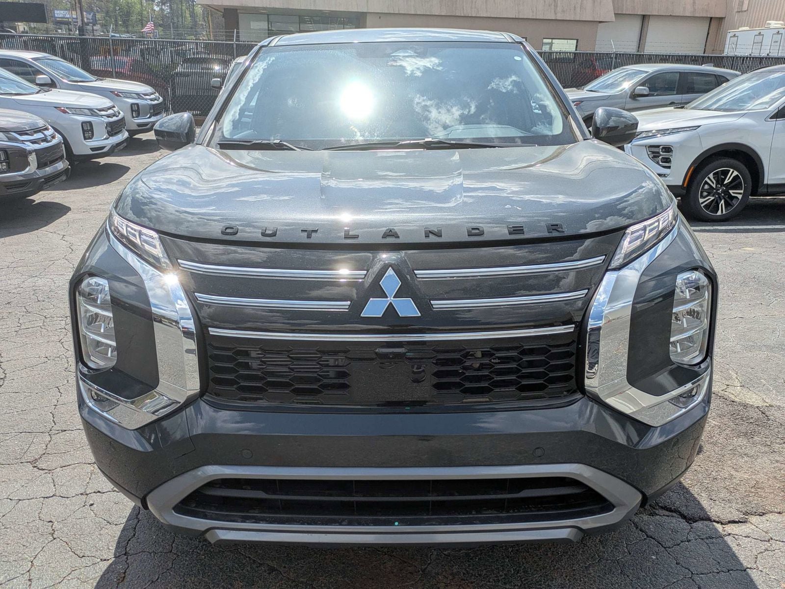 2026 Mitsubishi Outlander SE
