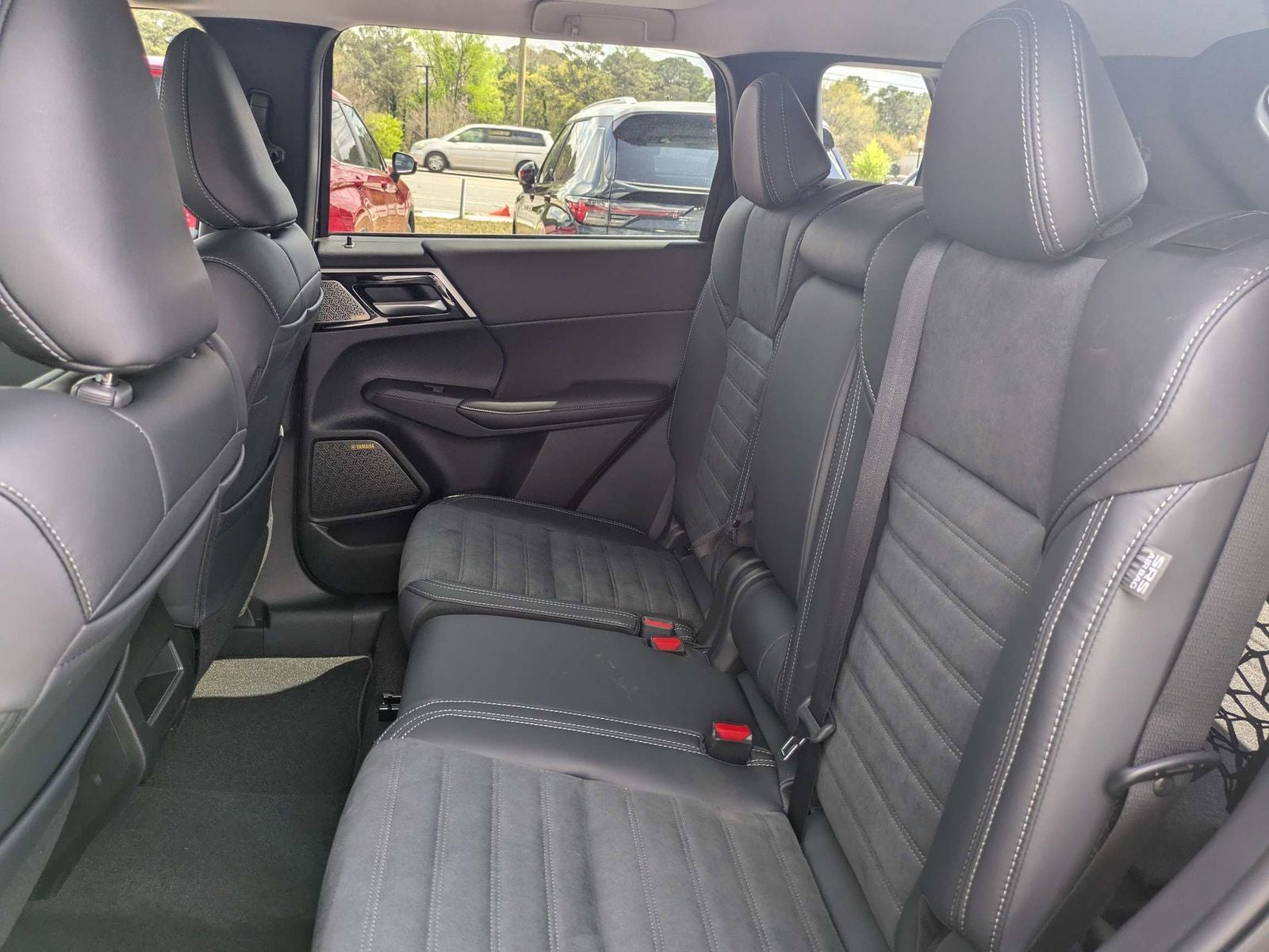 2026 Mitsubishi Outlander SE