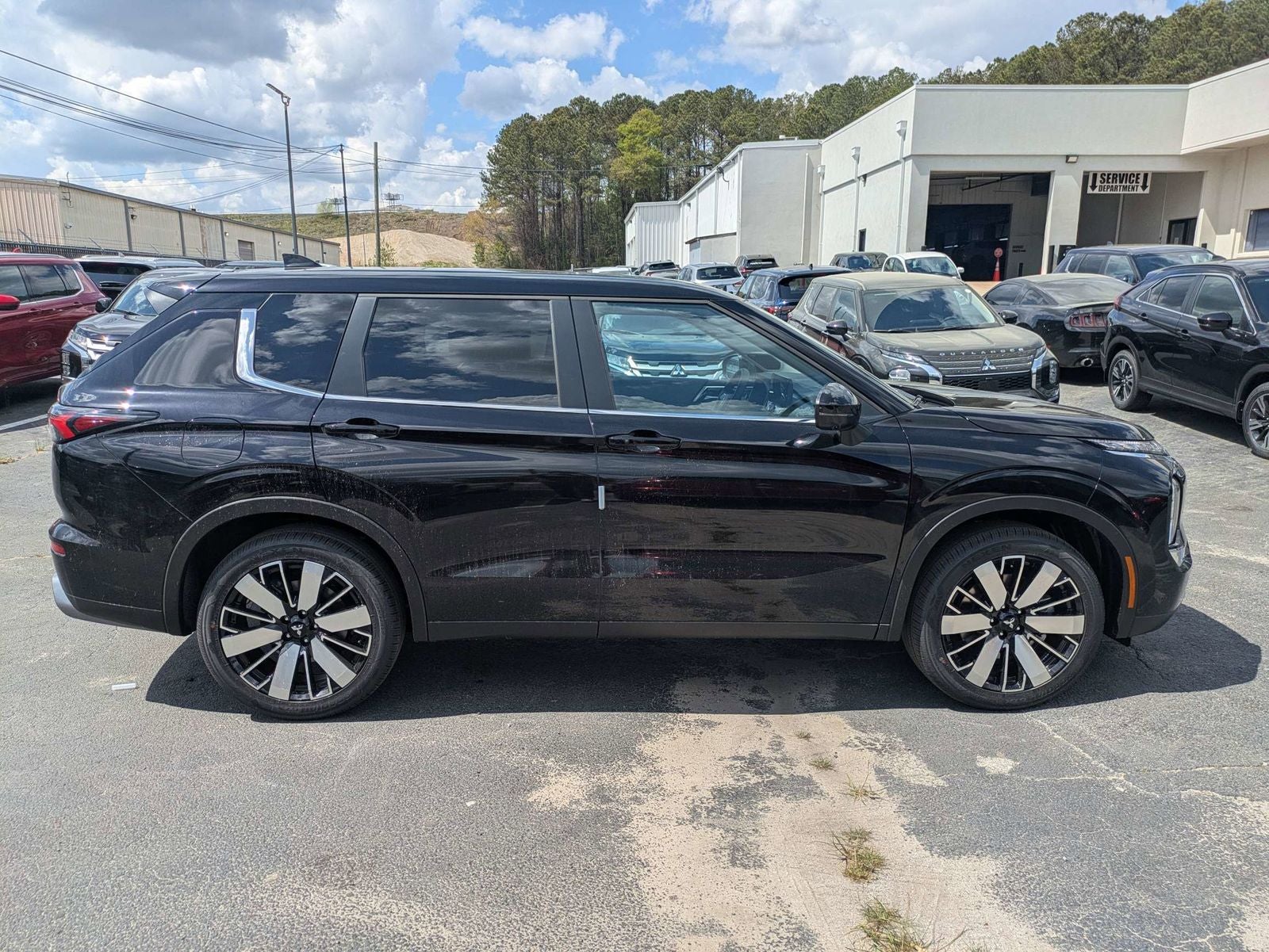 2026 Mitsubishi Outlander SE