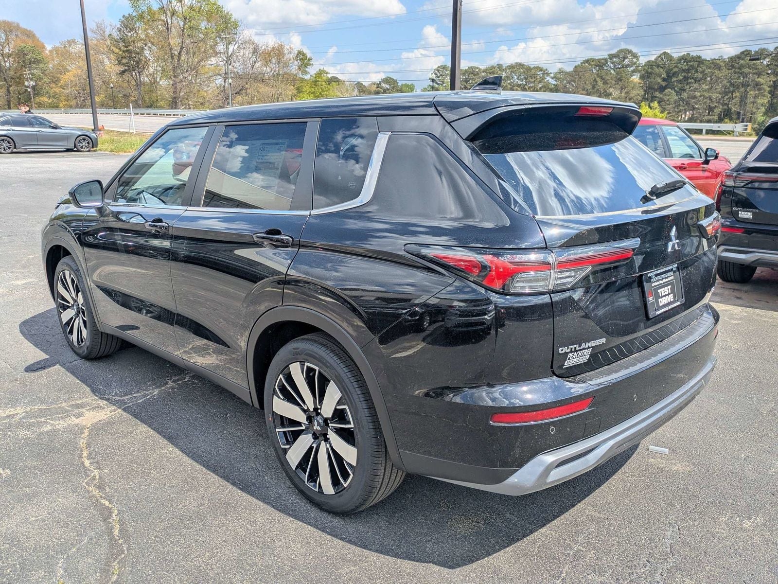 2026 Mitsubishi Outlander SE