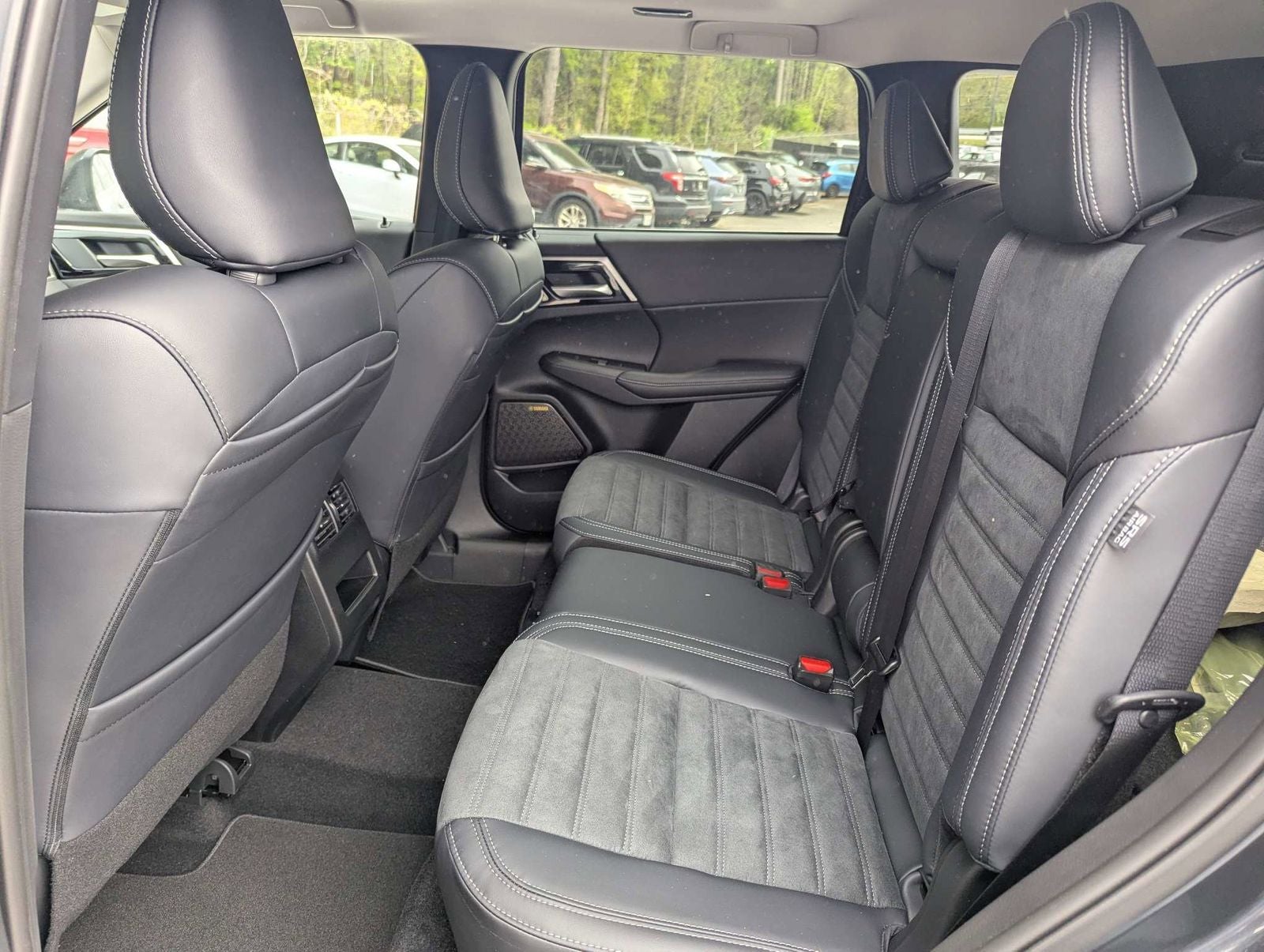 2026 Mitsubishi Outlander SE