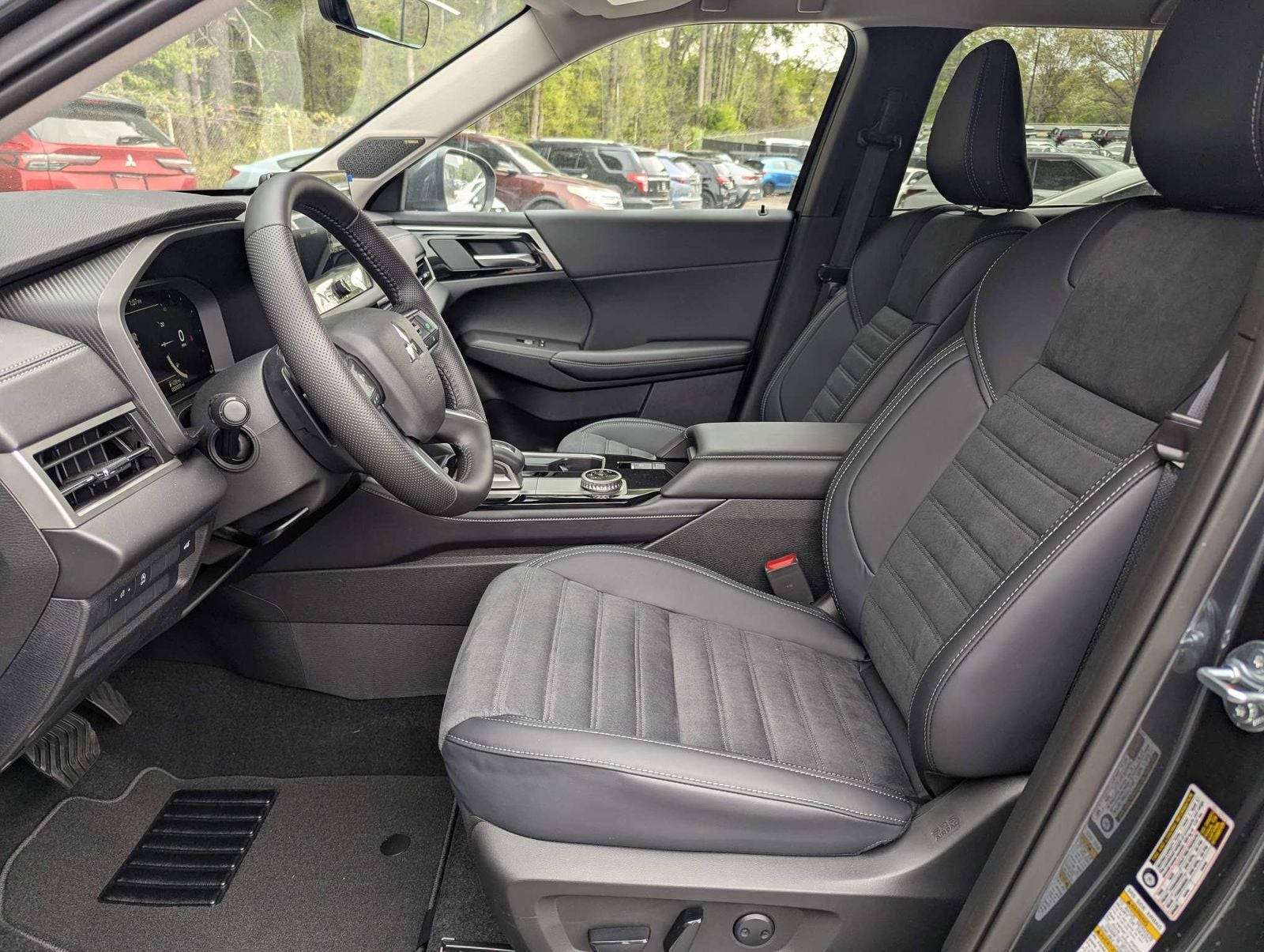 2026 Mitsubishi Outlander SE