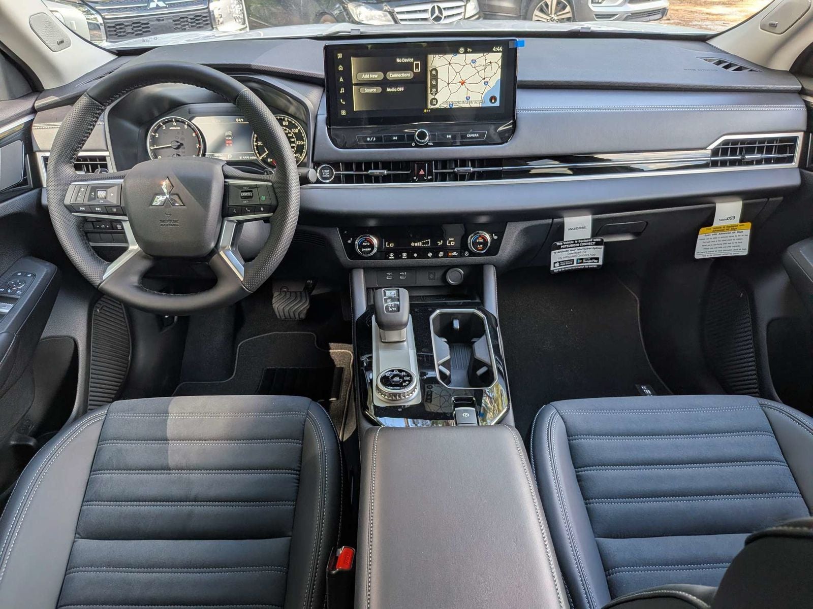 2026 Mitsubishi Outlander SE