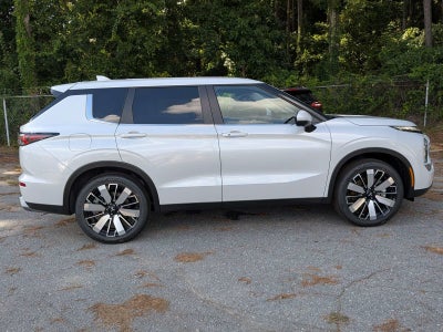2026 Mitsubishi Outlander SE