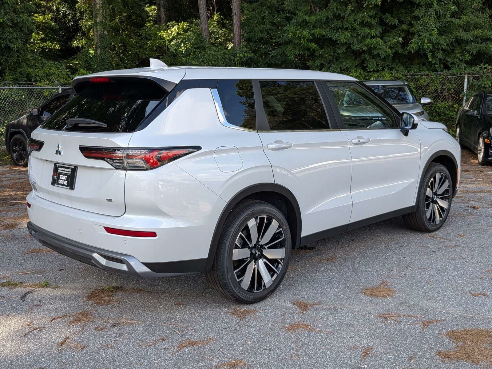2026 Mitsubishi Outlander SE