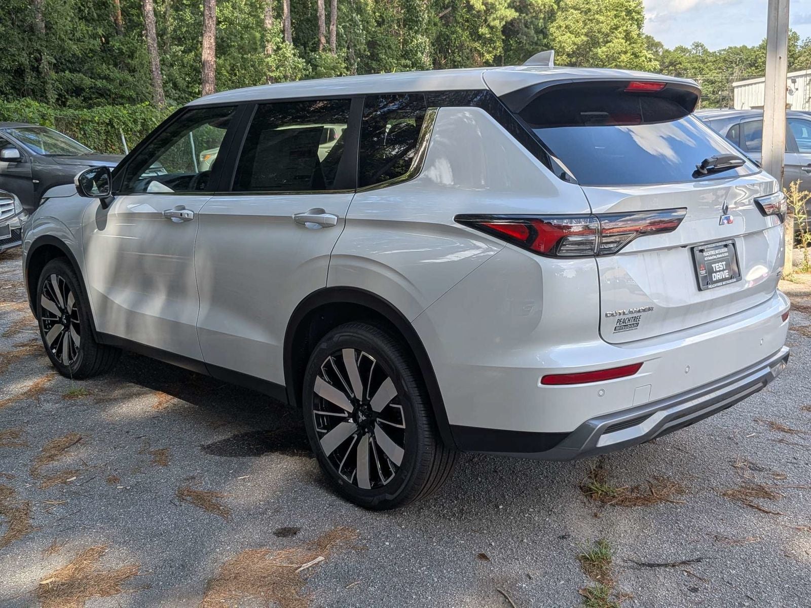 2026 Mitsubishi Outlander SE