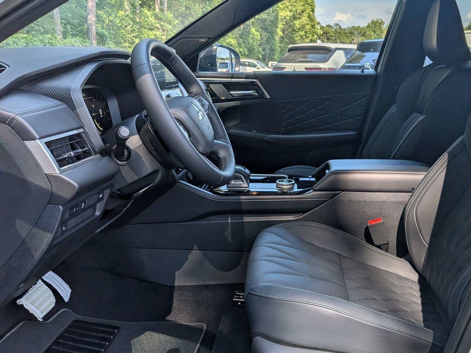 2026 Mitsubishi Outlander Black Edition