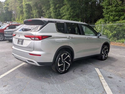 2024 Mitsubishi Outlander SE