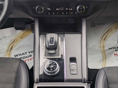 2024 Mitsubishi Outlander SE