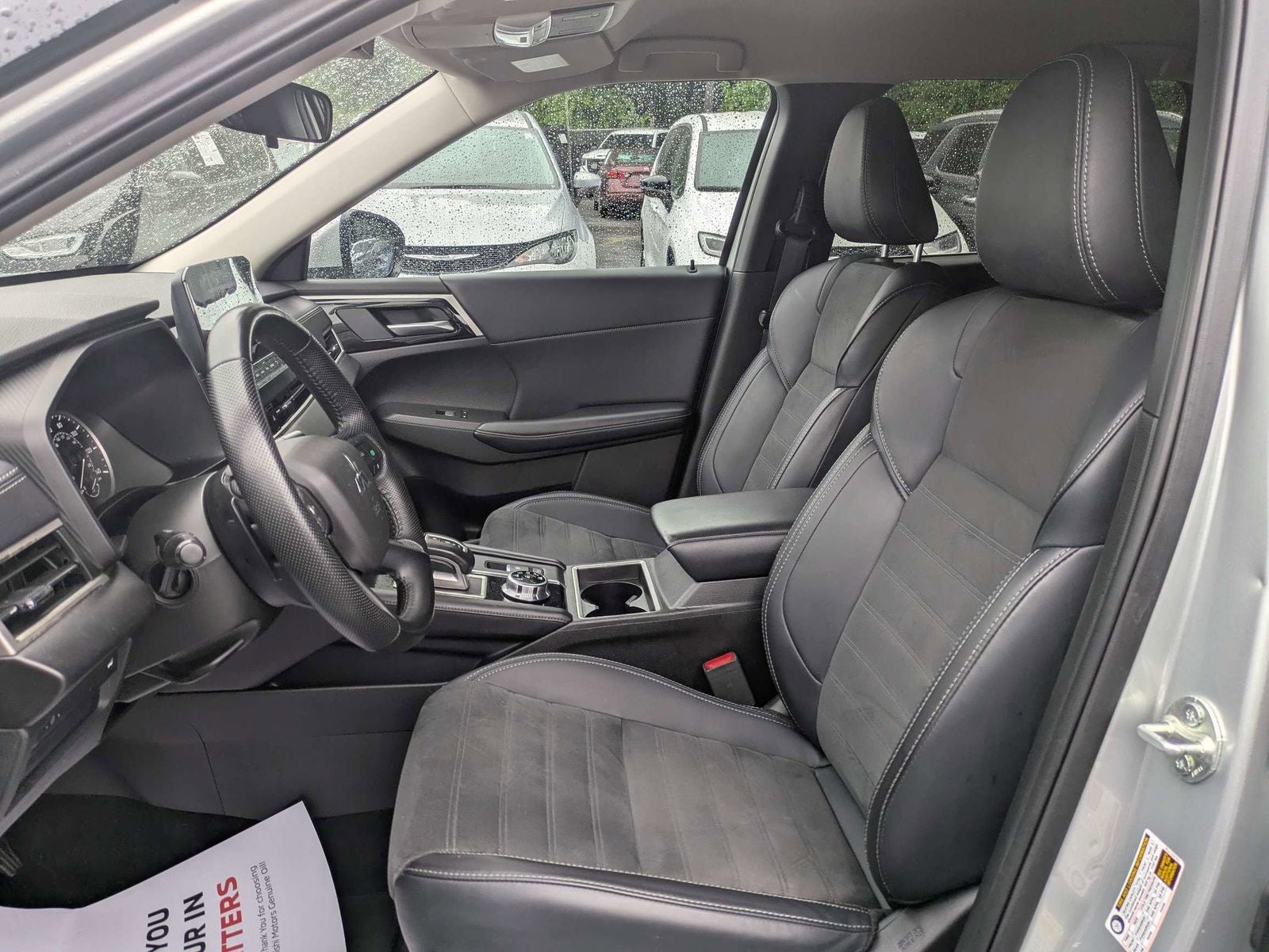 2024 Mitsubishi Outlander SE