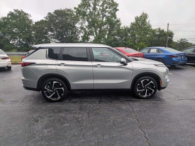 2024 Mitsubishi Outlander SE