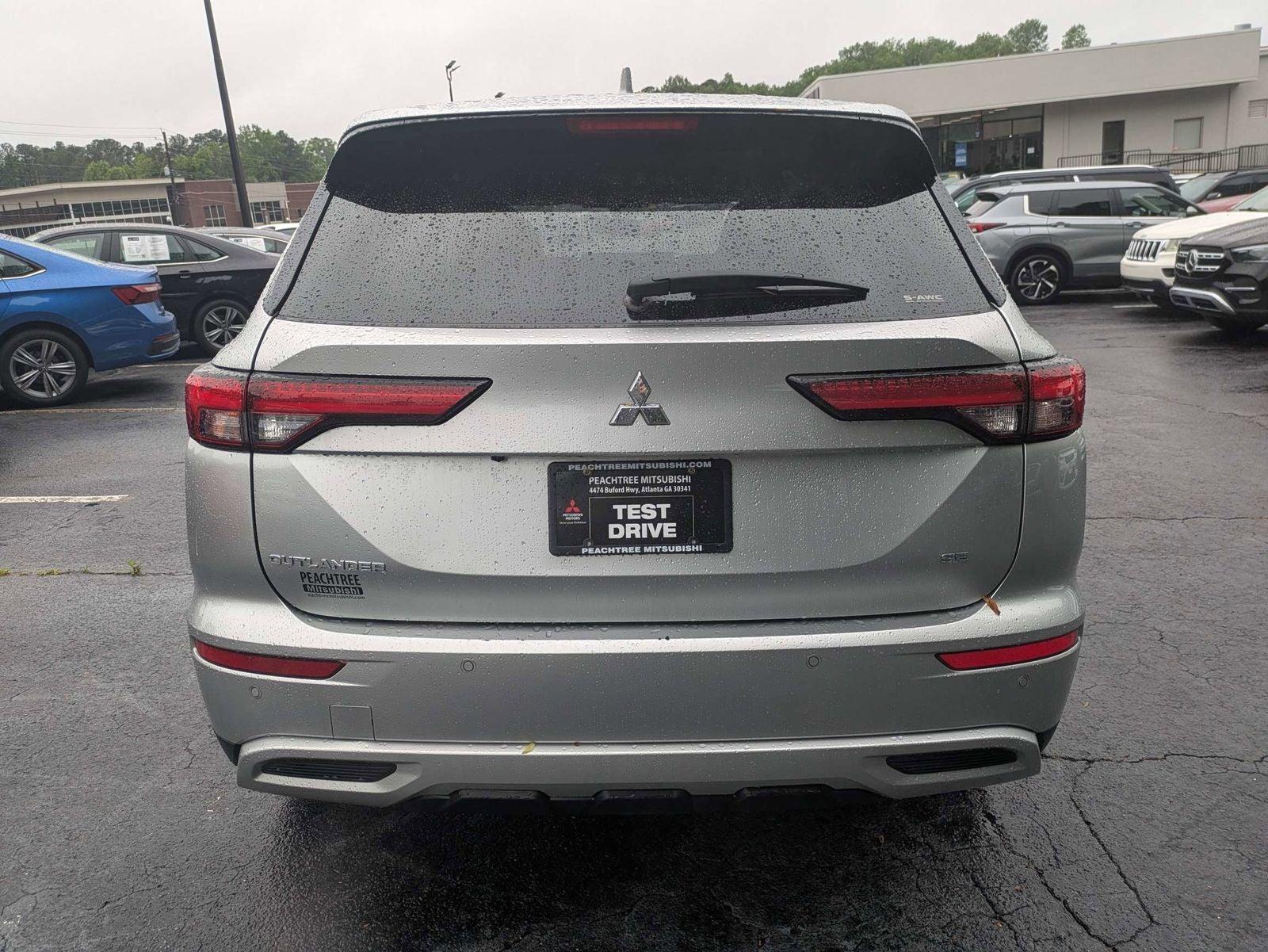 2024 Mitsubishi Outlander SE