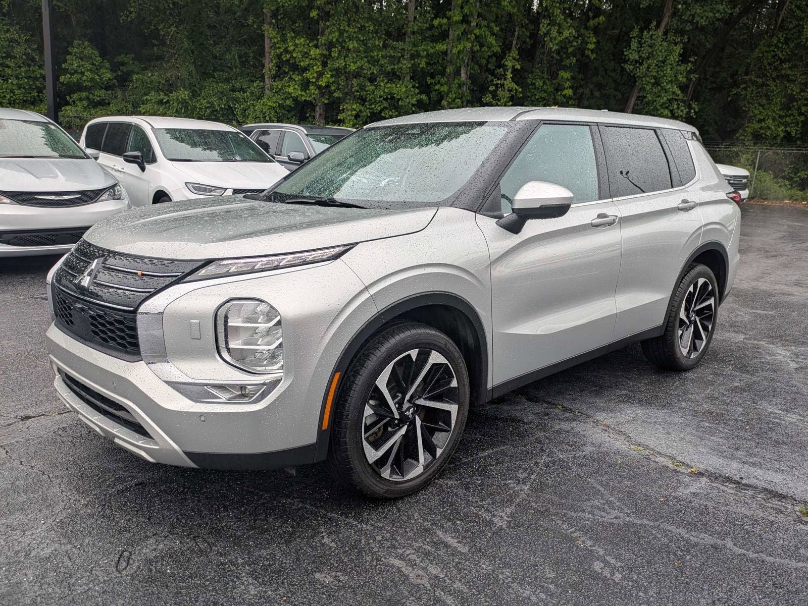 2024 Mitsubishi Outlander SE
