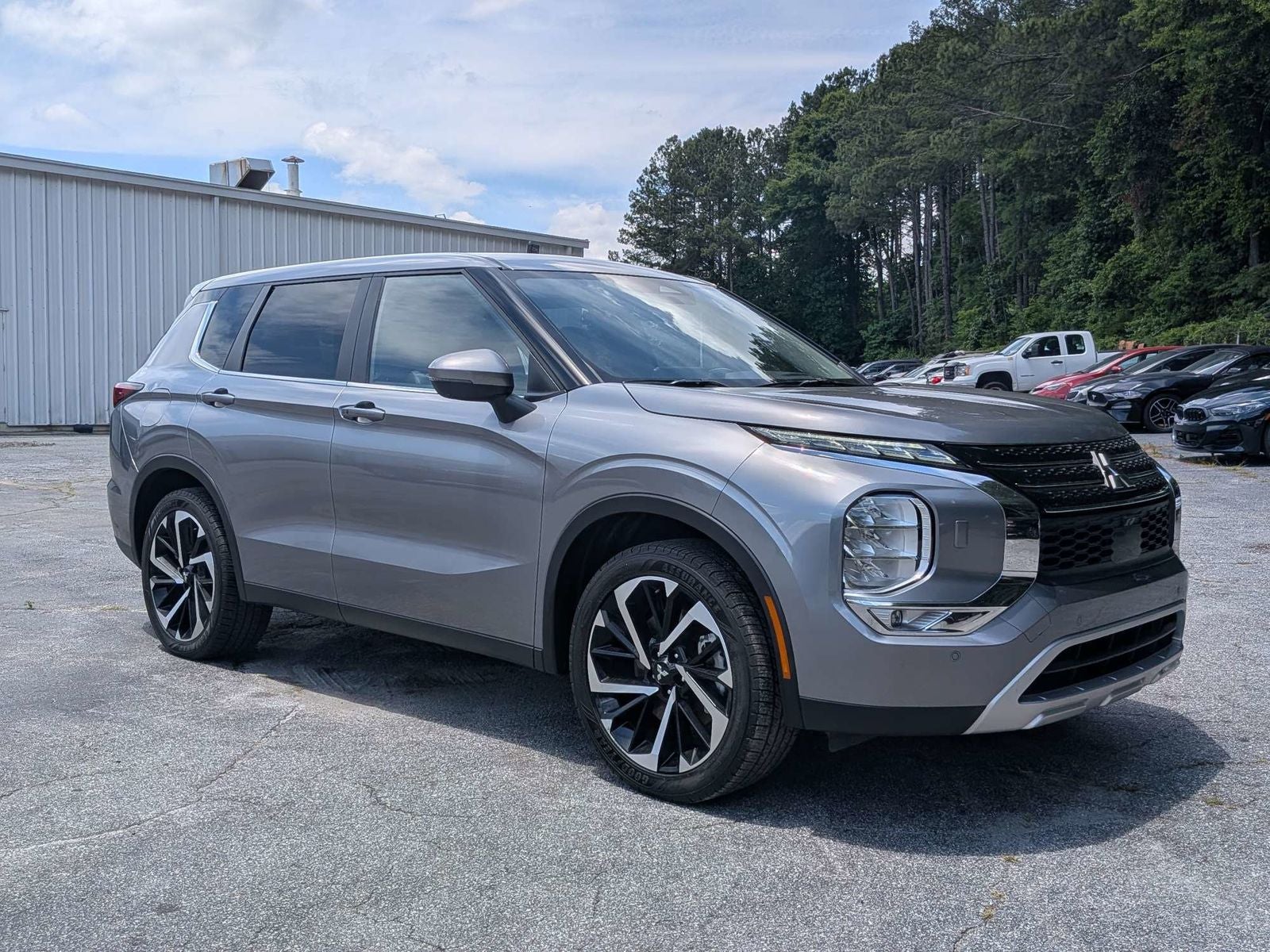 2024 Mitsubishi Outlander SE