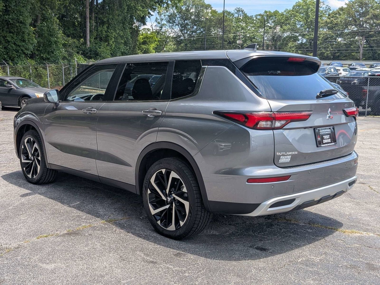 2024 Mitsubishi Outlander SE