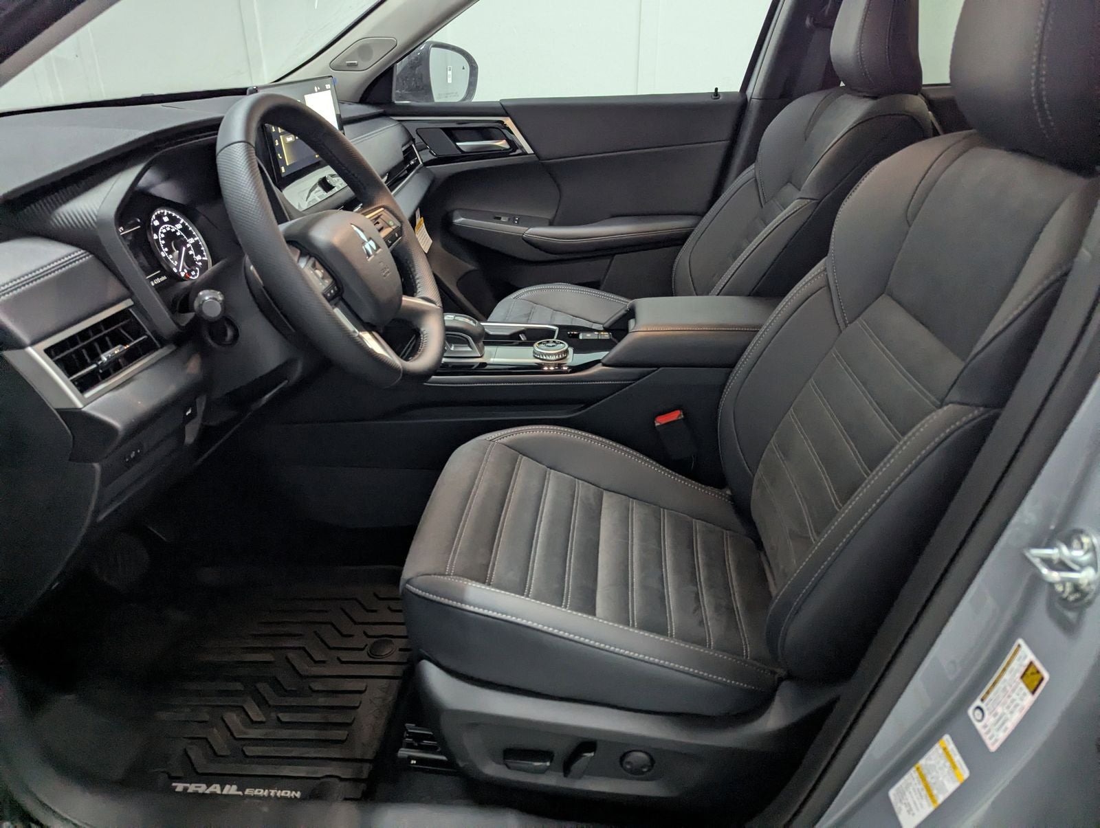 2025 Mitsubishi Outlander Trail Edition