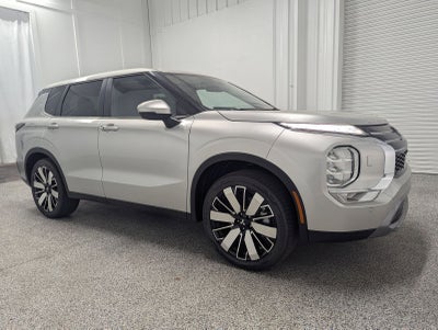 2025 Mitsubishi Outlander SE