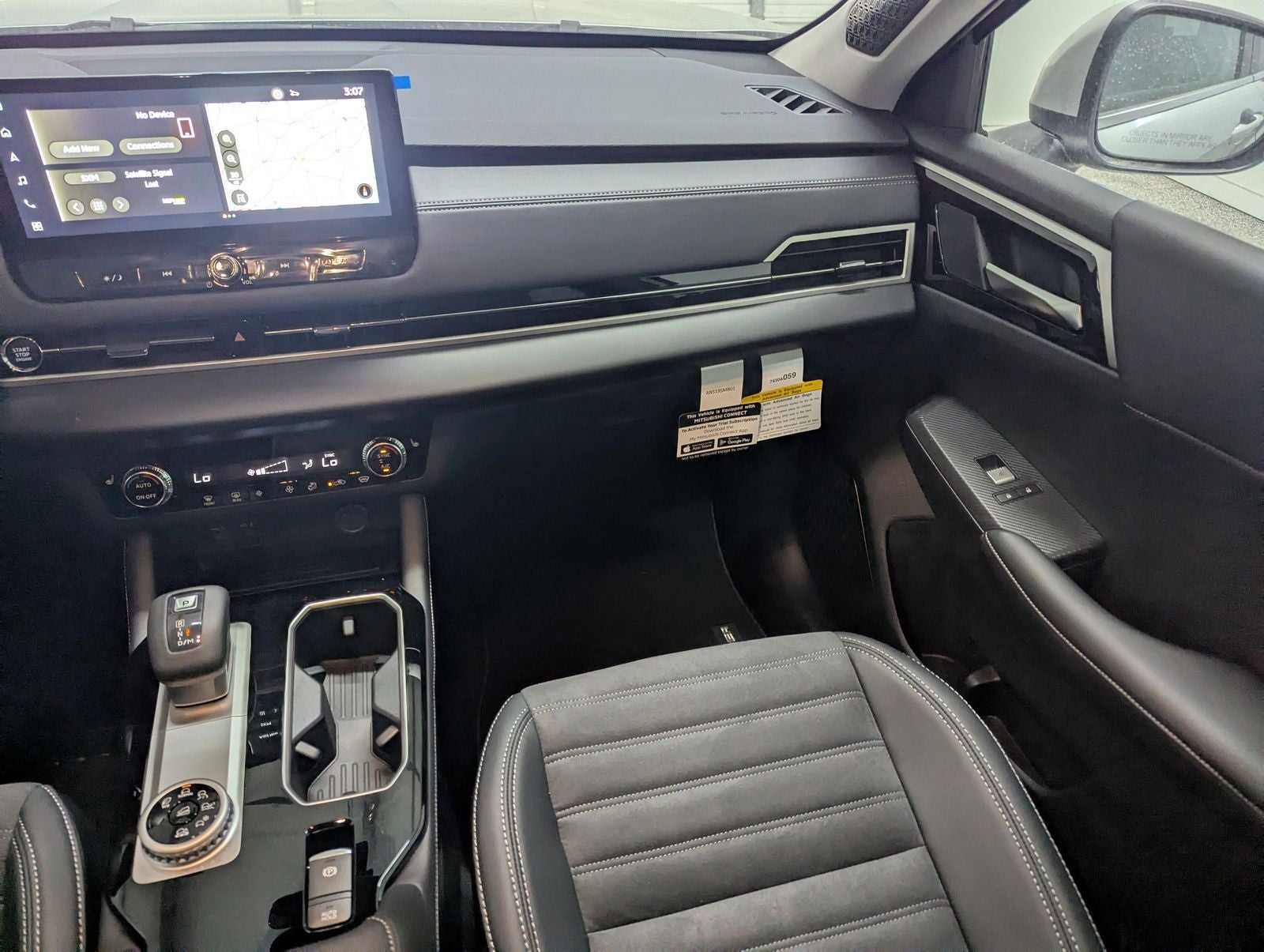 2025 Mitsubishi Outlander SE