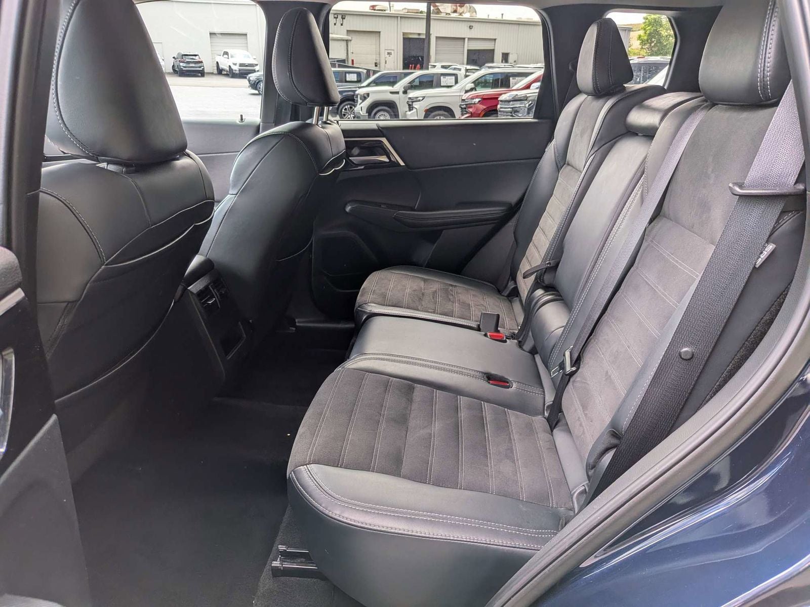 2024 Mitsubishi Outlander SE