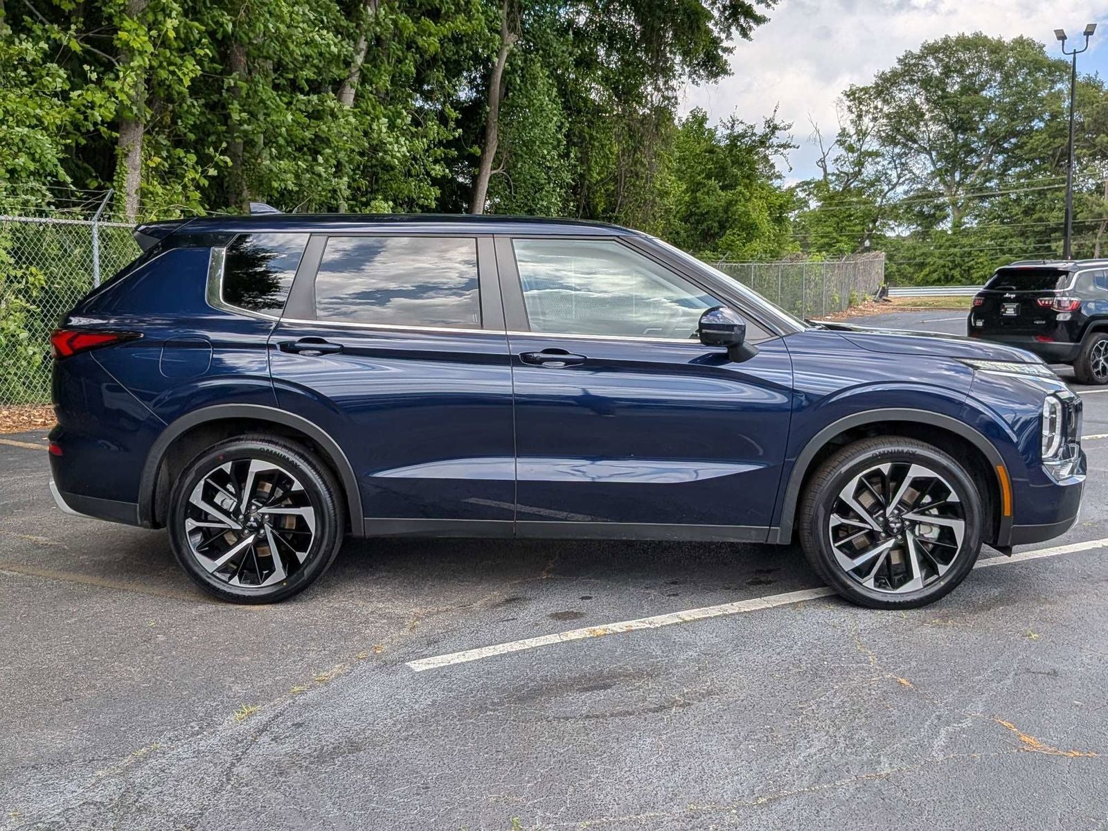 2024 Mitsubishi Outlander SE