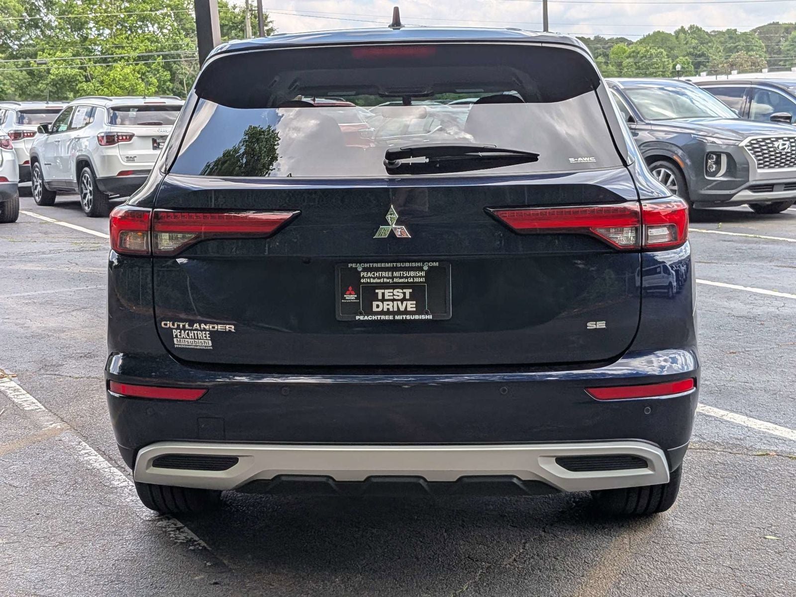 2024 Mitsubishi Outlander SE