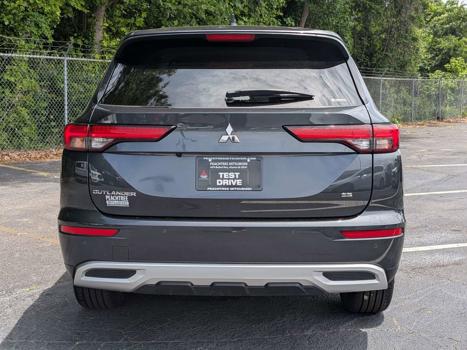 2024 Mitsubishi Outlander SE