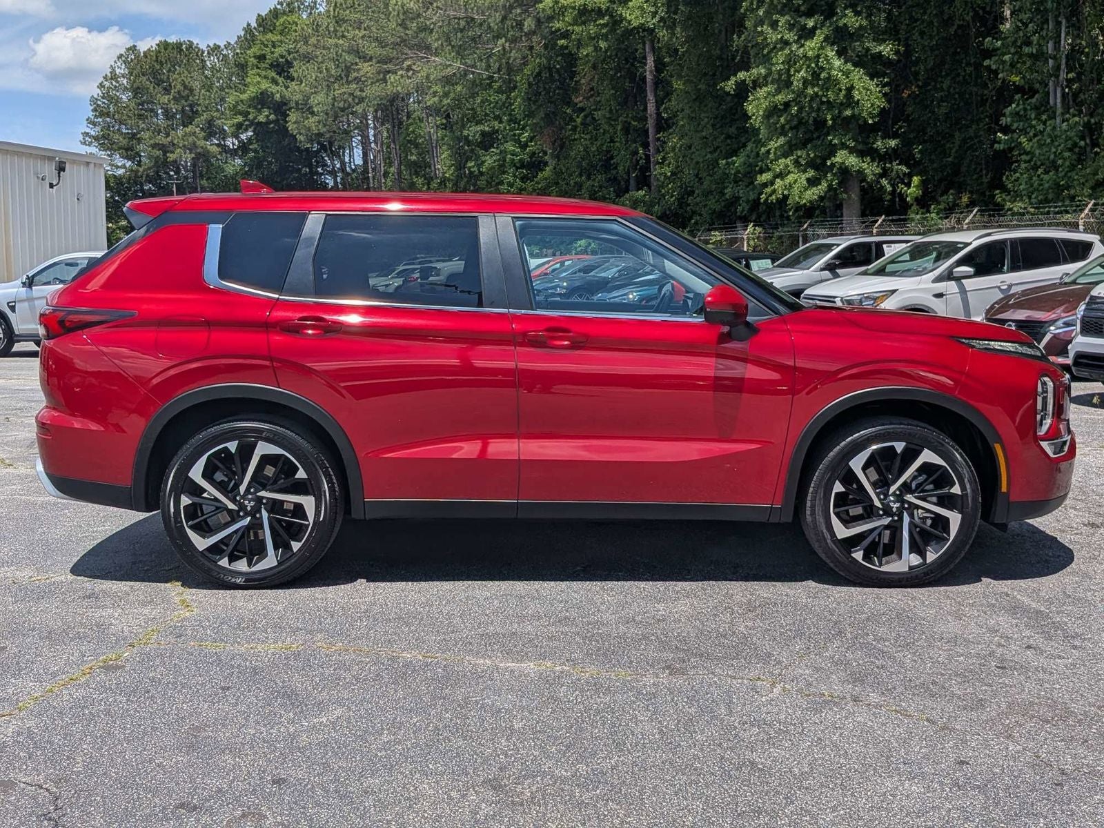 2024 Mitsubishi Outlander SE