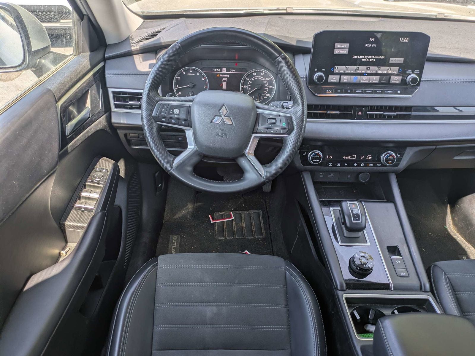 2024 Mitsubishi Outlander SE