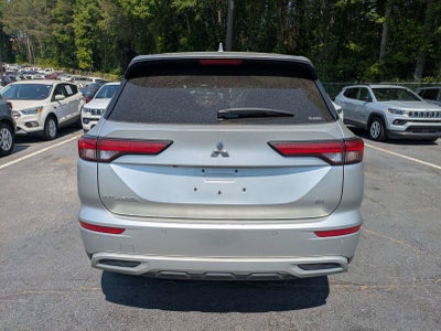 2024 Mitsubishi Outlander SE