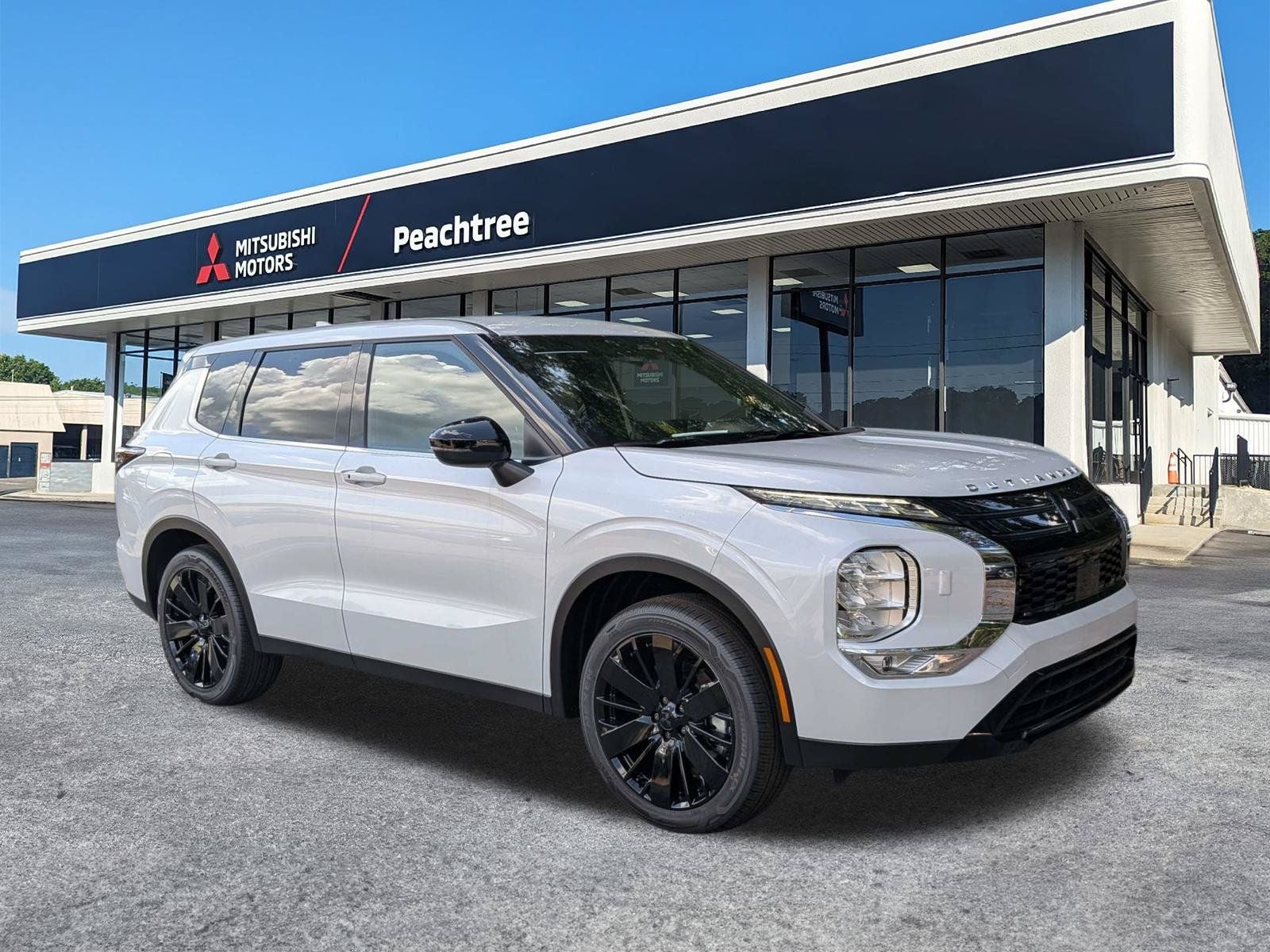 2026 Mitsubishi Outlander LE