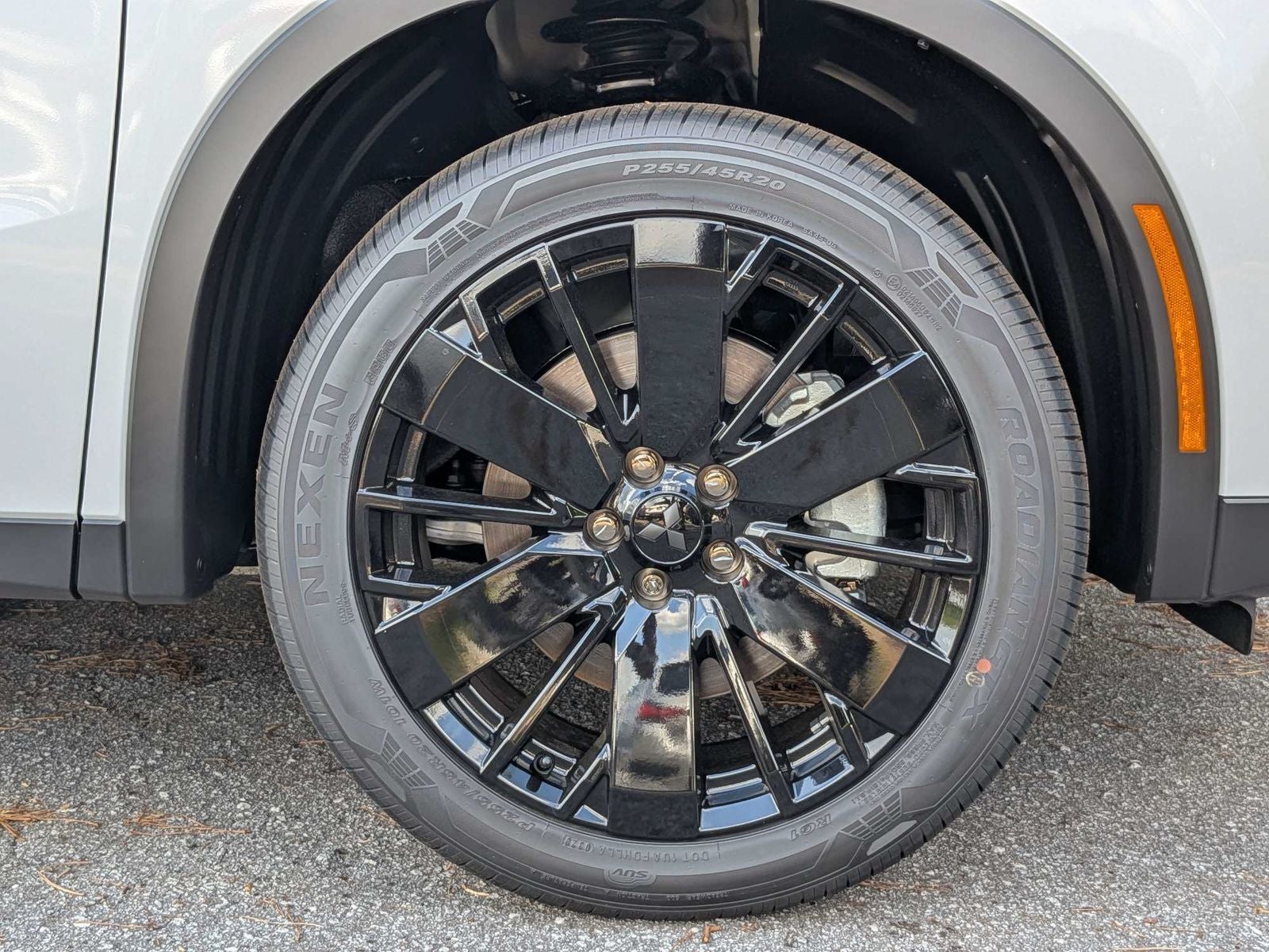 2026 Mitsubishi Outlander LE