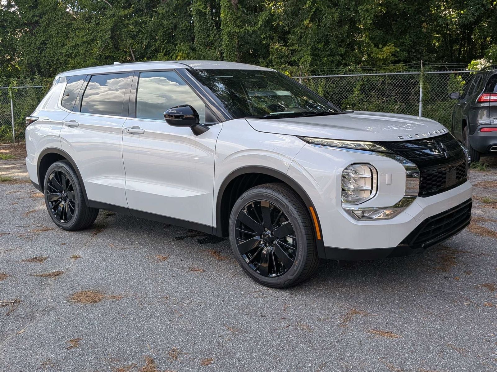 2026 Mitsubishi Outlander LE