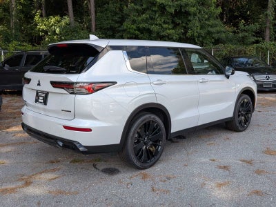 2026 Mitsubishi Outlander LE