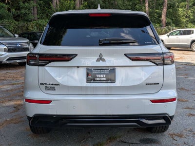 2026 Mitsubishi Outlander LE