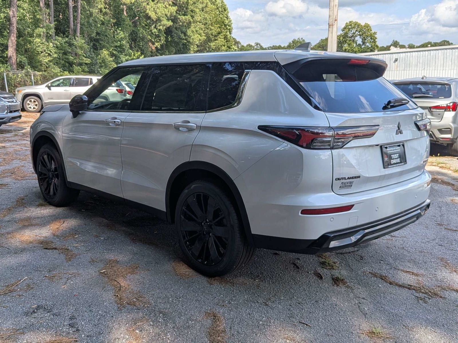2026 Mitsubishi Outlander LE