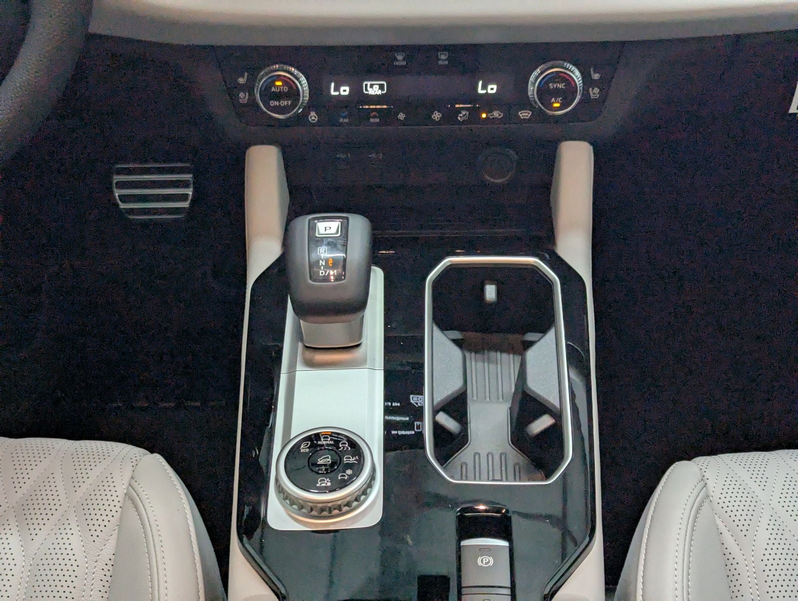 2025 Mitsubishi Outlander Platinum Edition