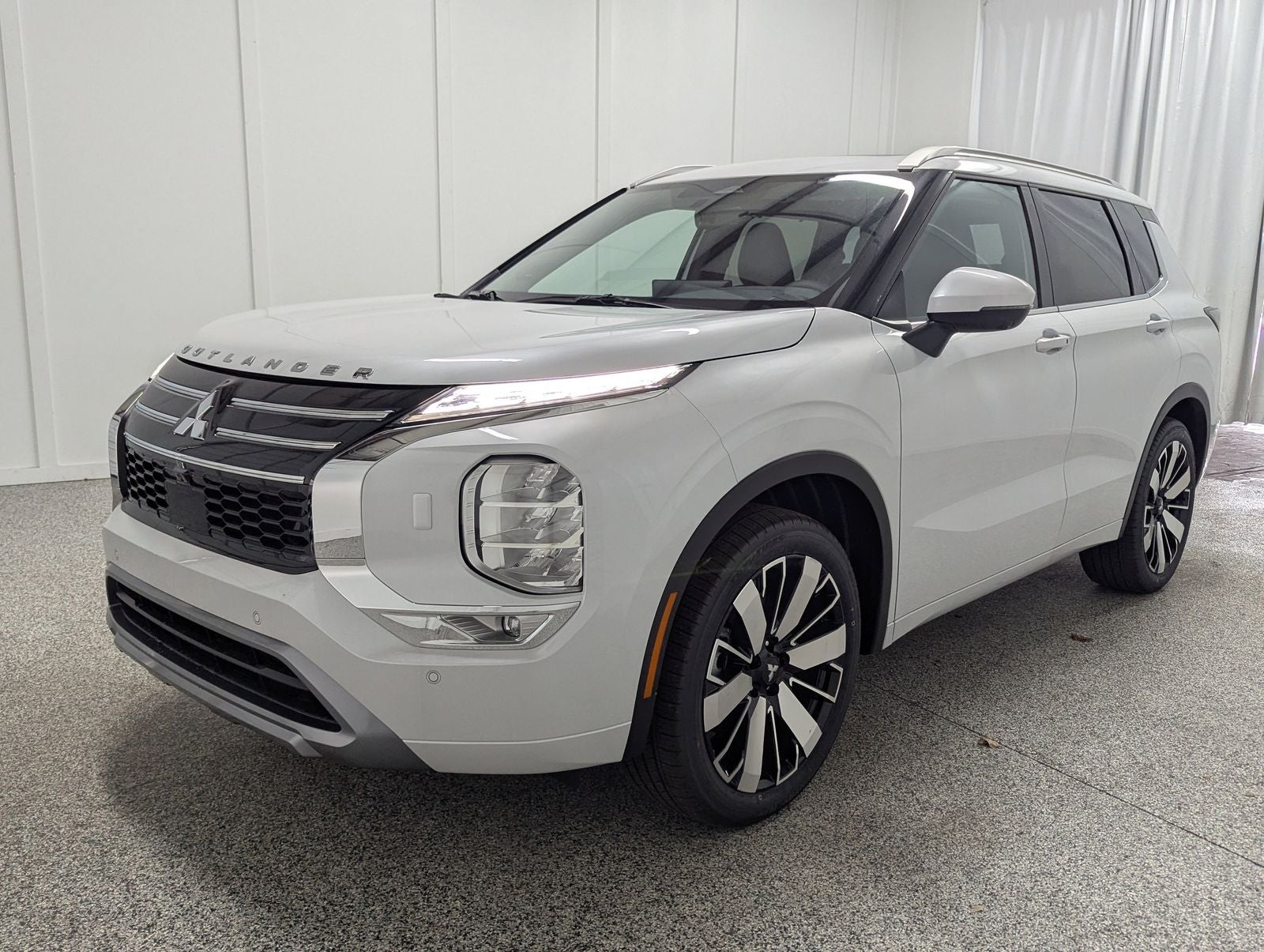 2025 Mitsubishi Outlander SEL