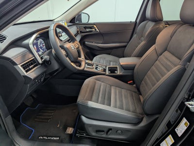 2025 Mitsubishi Outlander PHEV SE