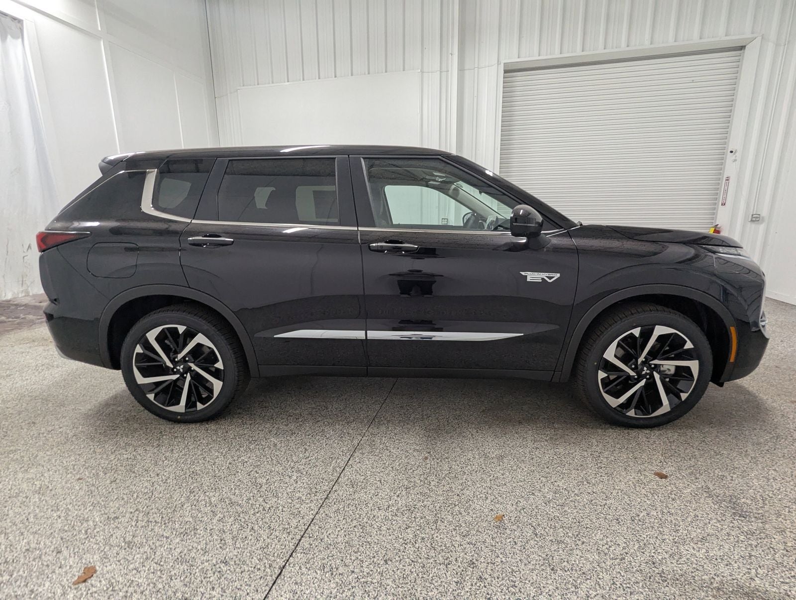 2025 Mitsubishi Outlander PHEV SE
