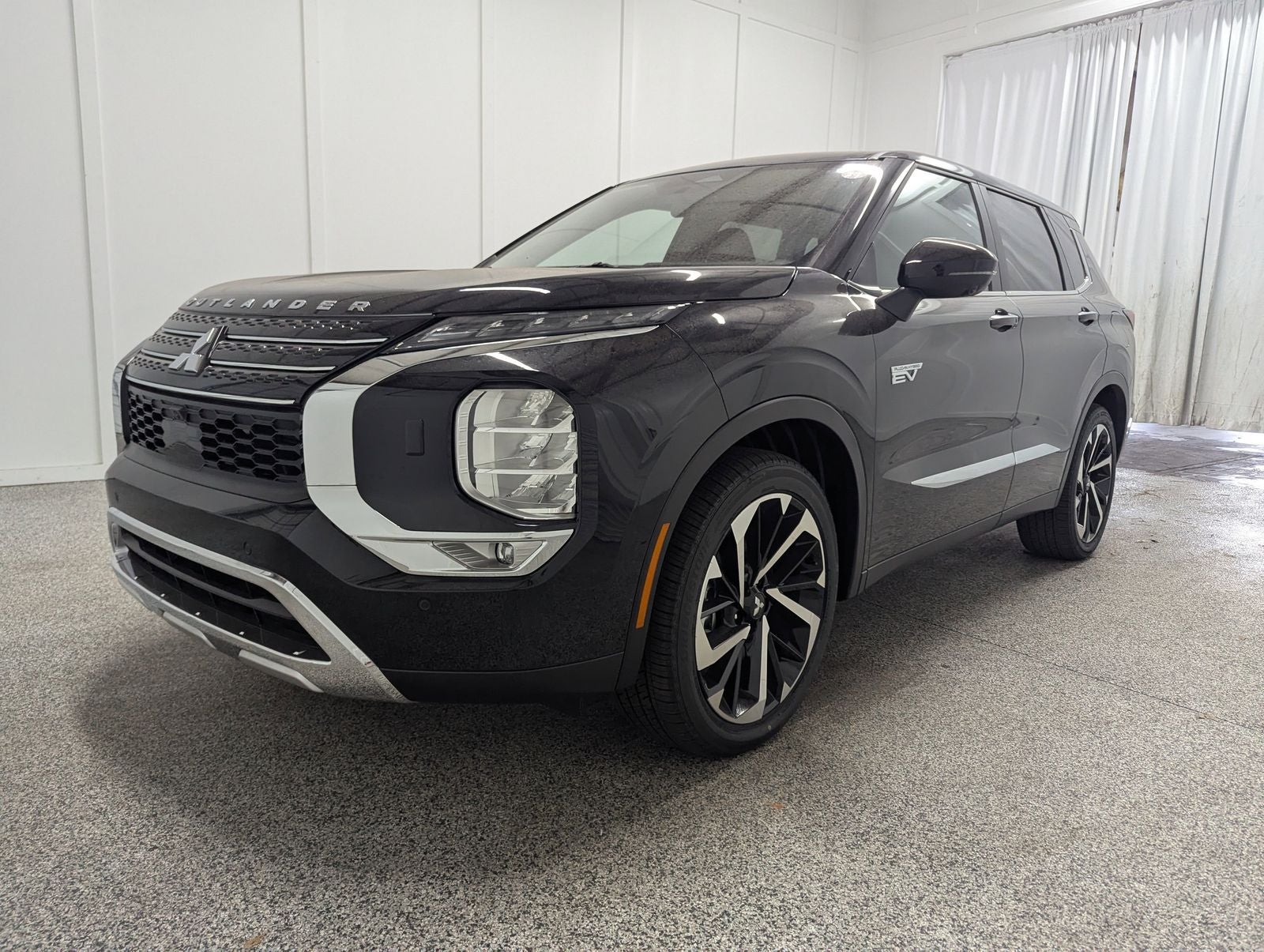 2025 Mitsubishi Outlander PHEV SE