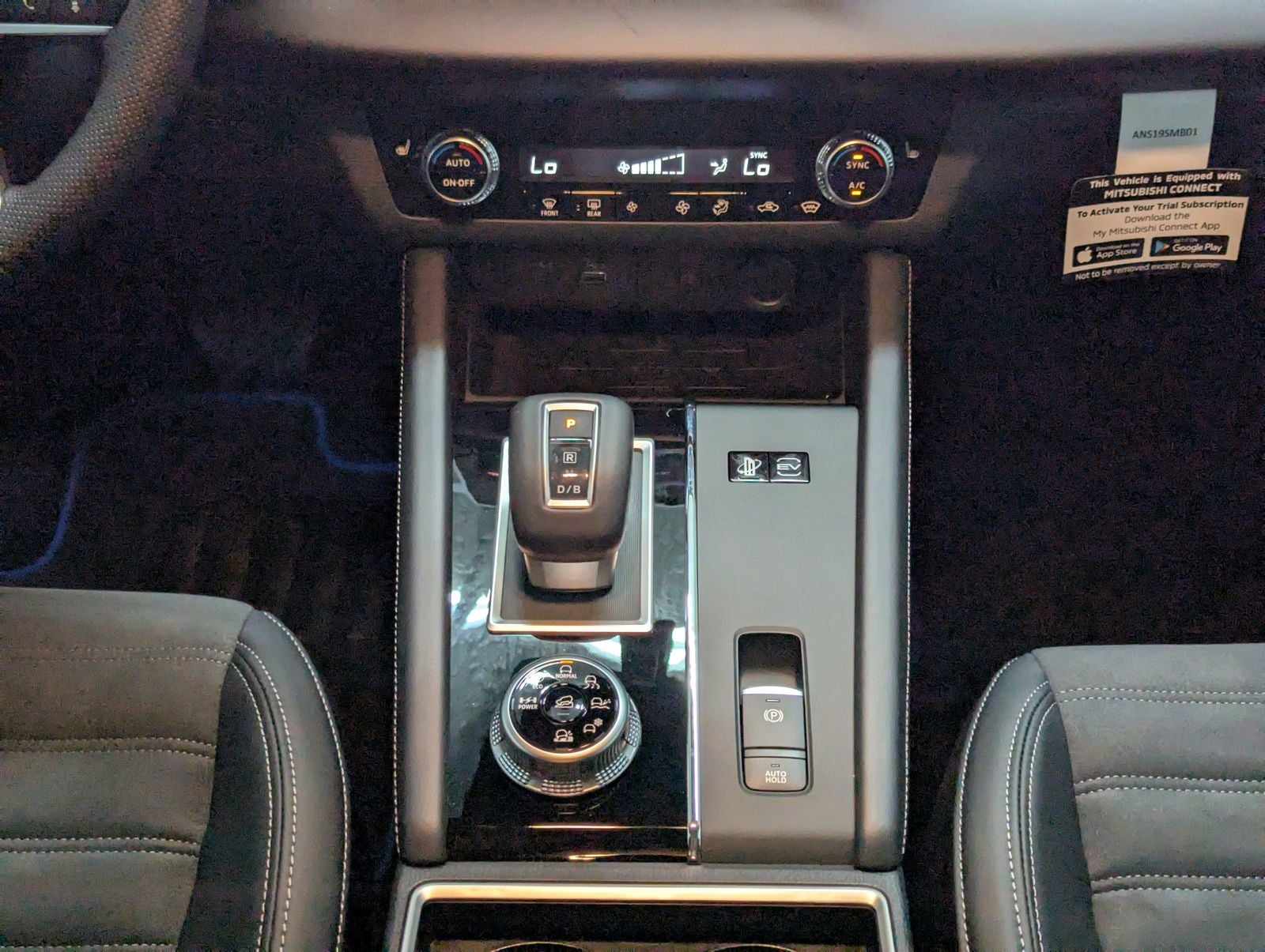2025 Mitsubishi Outlander PHEV SE