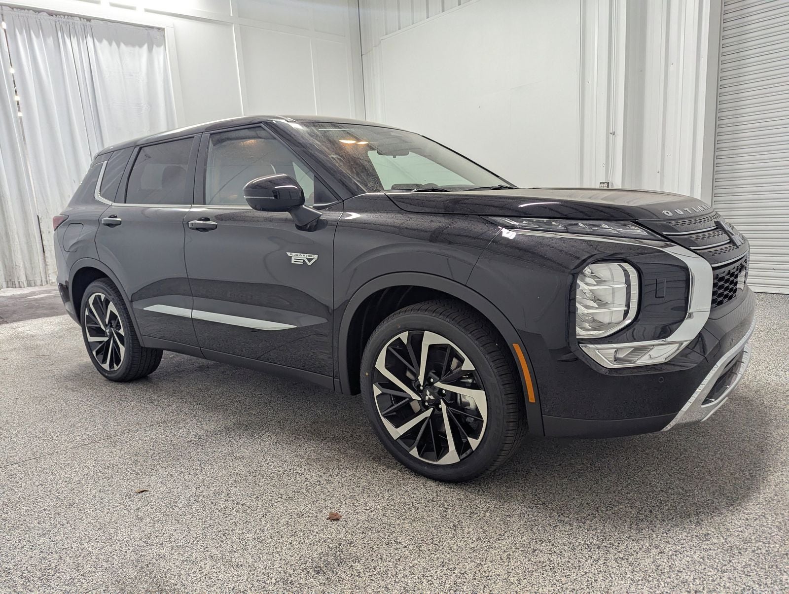 2025 Mitsubishi Outlander PHEV SE
