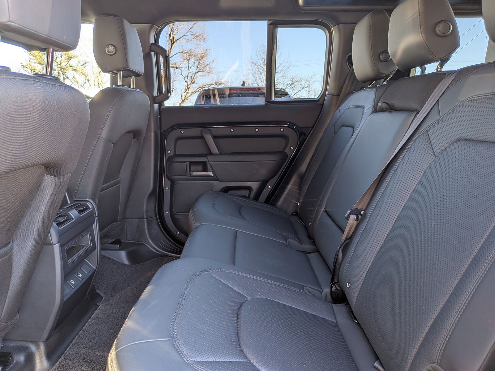 2025 Land Rover Defender 110 S