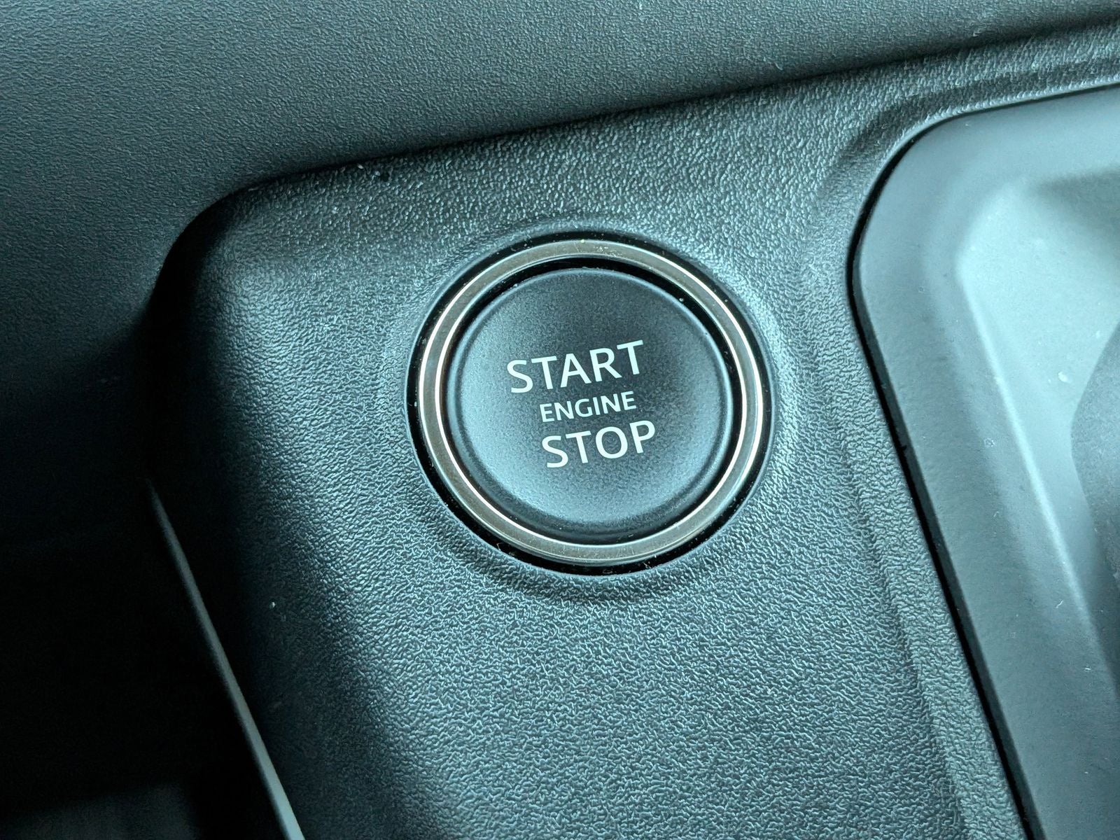 2025 Land Rover Defender 110 S