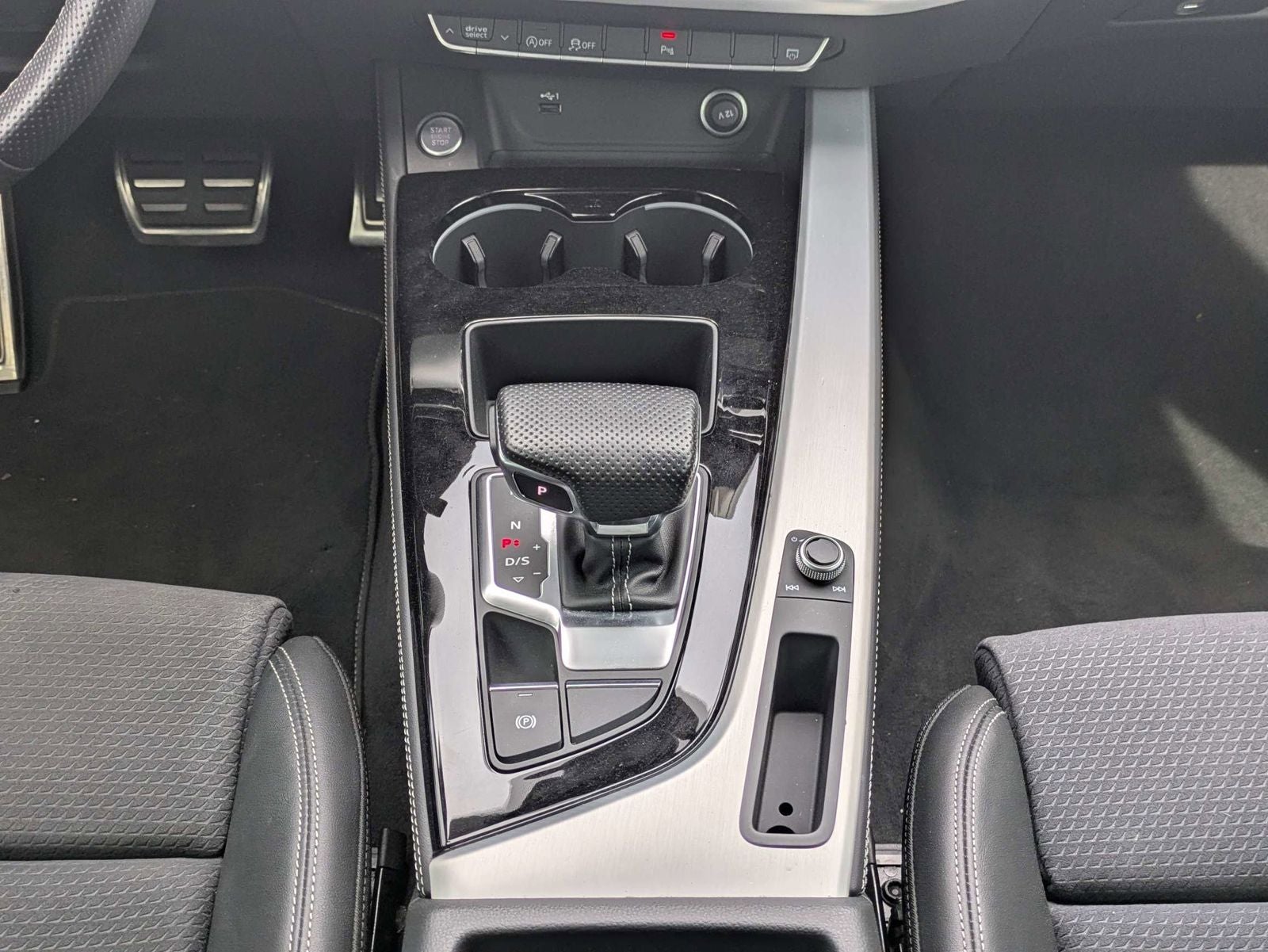 2023 Audi A4 45 S line Premium Plus quattro