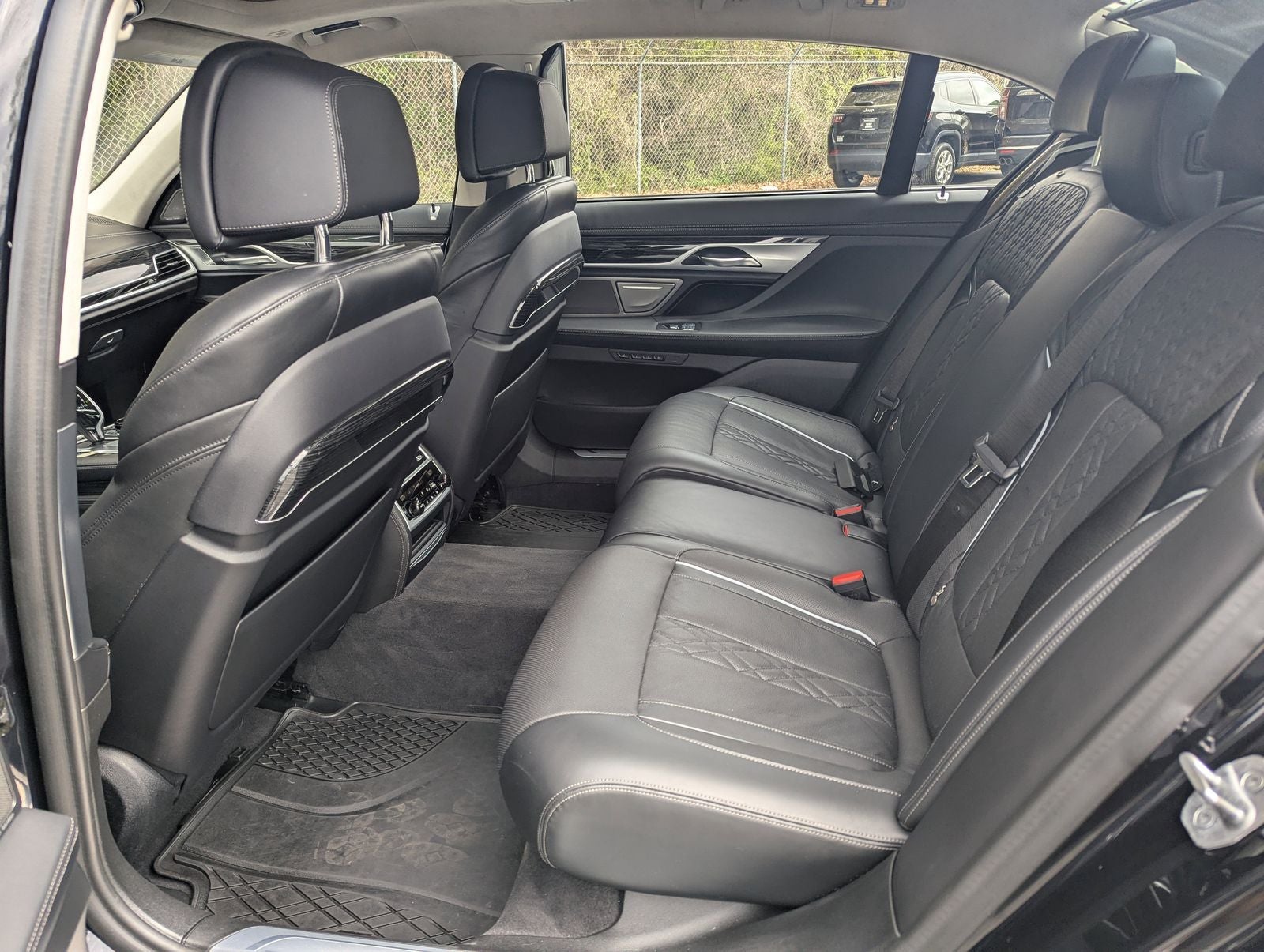 2021 BMW 7 Series M760i
