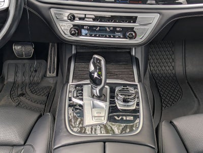 2021 BMW 7 Series M760i